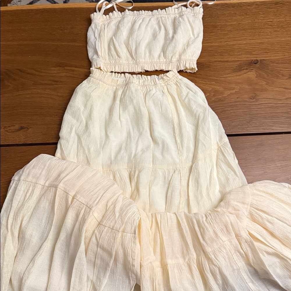 EVERYTHING $10: Windsor Ivory Ruffle Tank Top and Skirt Matching Set - Picture 3 of 7
